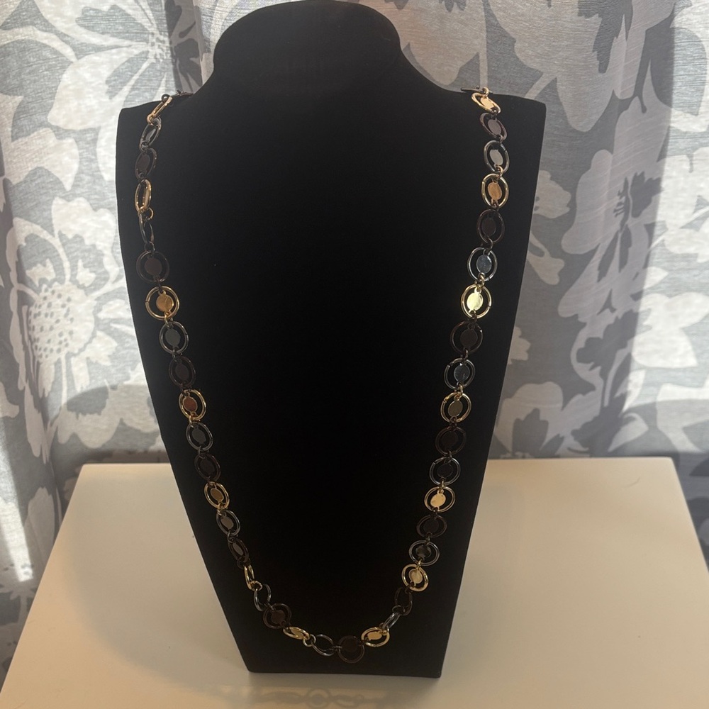 Daisy Fuentes Elegant Gold/brass/Black Necklace. Like new condition.